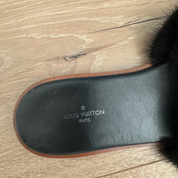 Louis Vuitton Brown/Black mink fur lock it flat sandal - Picture 3 of 4